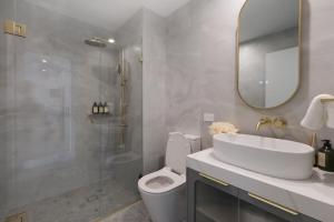 Arch 2 Bedroom Apt in the heart of Burwood, near everything