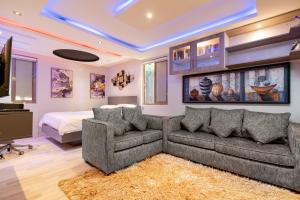 Serene Retreat in Tropical Oasis