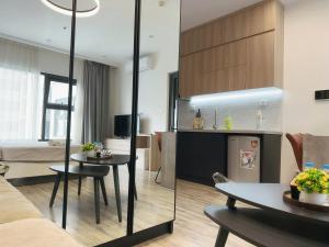 Vinhomes Smartcity- Căn hộ dich vụ - Zhomestay 2511