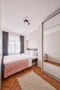 Charming Bagdat Avenue Hideaway, Near Marina