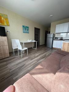 Республіка 145