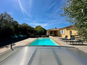 Villas Villa FURGY - Climatisation et parking : photos des chambres