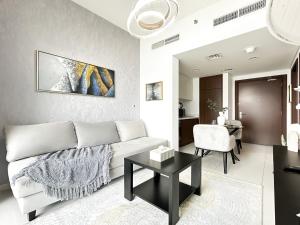 Trophy - Springs Suite with Cozy Balcony Garden
