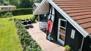 Moderne sommerhus, 8 senge, 250 mtr til sandstrand