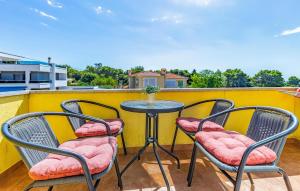 1 Bedroom Awesome Apartment In Medulin 