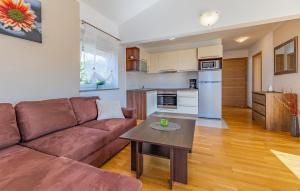 Cozy Apartment In Medulin With House Sea View