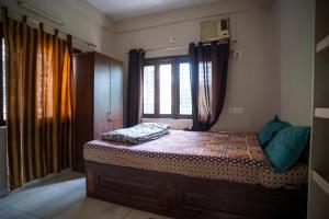 Service Apartment near Ruby Hospital