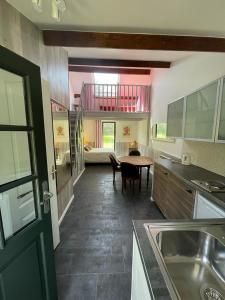 Appartements Atypical studio in wooded park : photos des chambres