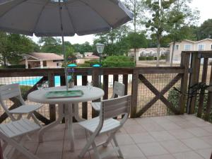 Appartements T3 Famille - piscine, aire de jeux - Barbaste : photos des chambres
