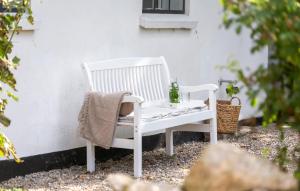 Amazing Home In Aabenraa With Wifi