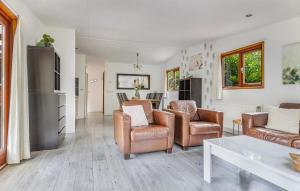 2 Bedroom Nice Home In Erm