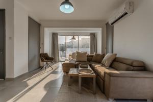 Black Swan Villa Pervolia