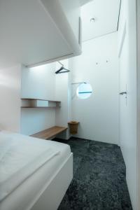 Grand Pods - Capsule Hotel