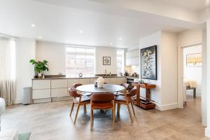 Stylish Chelsea Flat Near Sloane Square