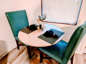 2 Bedroom Suite with Impressive Kitchenette