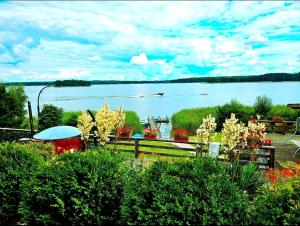 Perła Jezioraka Siemiany - Całoroczny 100m Apartament z linią brzegową, banią z jacuzzi i pomostem