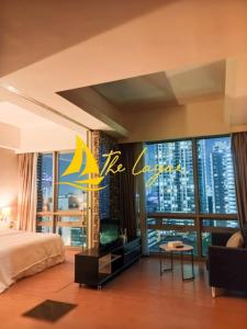 Central 1BR Merdeka 118 View