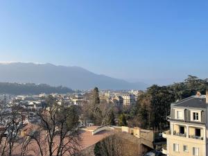 Appartements T2 calme, vue ville et lac, animaux admis, parking et climatisation - FR-1-555-42 : photos des chambres