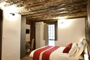 BnB 1504 - 蒙热内夫尔