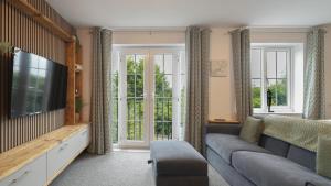 Spacious & Practical 2-Bedroom Sheffield Flat by PureStay