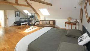 Villas Le Verger Des Pierres Blanches,11 chambres,11 wc, 8 sdbs,pool chauffee 11 m 35p : photos des chambres