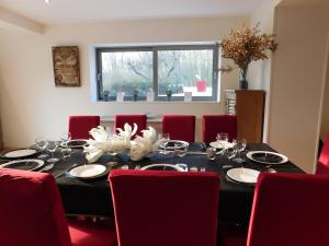 Villas Le Verger Des Pierres Blanches,11 chambres,11 wc, 8 sdbs,pool chauffee 11 m 35p : photos des chambres