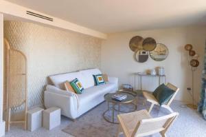 LE ROCHER avec terrasse et vue mer, près du centre-ville