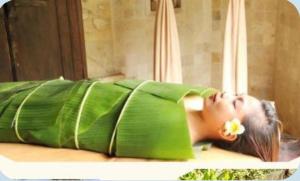 Royal Jade wellness luxurios Dahabiya Nile Cruise Every Monday from Luxor to Aswan 4 nights and Every Friday from Aswan to Luxor 3 nights