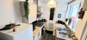 Charming 3-BR - Sleeps 5 - Free WiFi -Parking