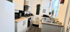 Charming 3-BR - Sleeps 5 - Free WiFi -Parking