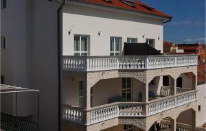 Beautiful Apartment In Vodice With Wifi 