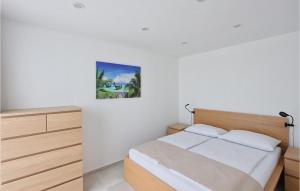 Beautiful Apartment In Vodice With Wifi 