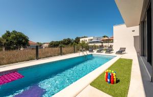 Stunning Home In Zaton