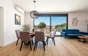 Stunning Home In Zaton 