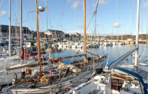 Maisons de vacances Cozy Home In Paimpol With Wifi : photos des chambres