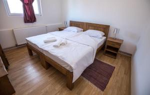 Amazing Home In Gornji Bogicevci With Sauna