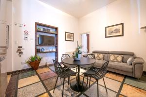 You & Me Garibaldi Home Verona Center