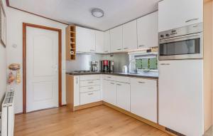 2 Bedroom Nice Home In Erm