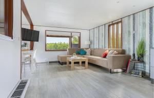 Gorgeous Home In Erm With House Sea View