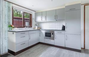 Gorgeous Home In Erm With House Sea View