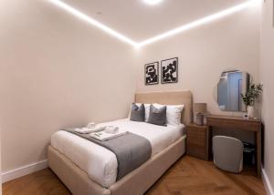 Modern 2-BR in 8-BLVD WALK Downtown Dubai