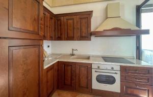 Lovely Apartment In Torricella With Wifi
