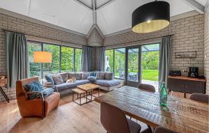 Nice Home In Dirkshorn With Wifi