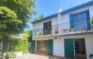 Awesome Home In Thézan Les Béziers