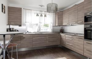 Lovely Home In Höganäs With Wifi