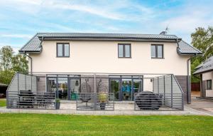 2 Bedroom Awesome Apartment In Jastrzebia Gora