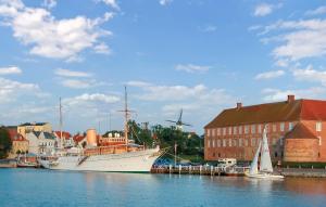 Beautiful Home In Sydals With Wifi