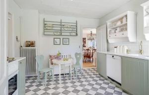 Awesome Home In Humble With Wifi