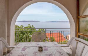 2 Bedroom Cozy Apartment In Sveti Juraj