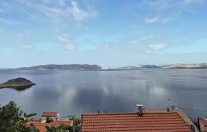 2 Bedroom Cozy Apartment In Sveti Juraj